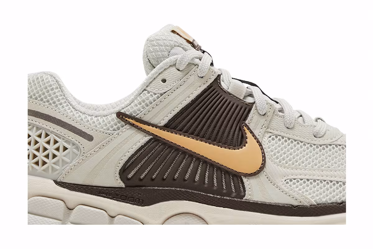 Nike Women's Zoom Vomero 5 Light Bone Sesame, view 3
