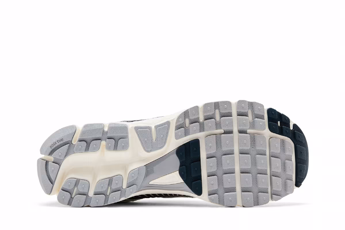 Nike Women's Air Zoom Vomero 5 White Armory Navy, view 5