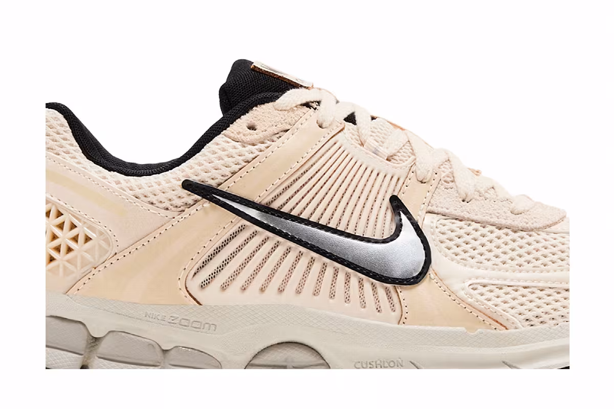 Nike Women's Air Zoom Vomero 5 Pearl White Chrome, view 3