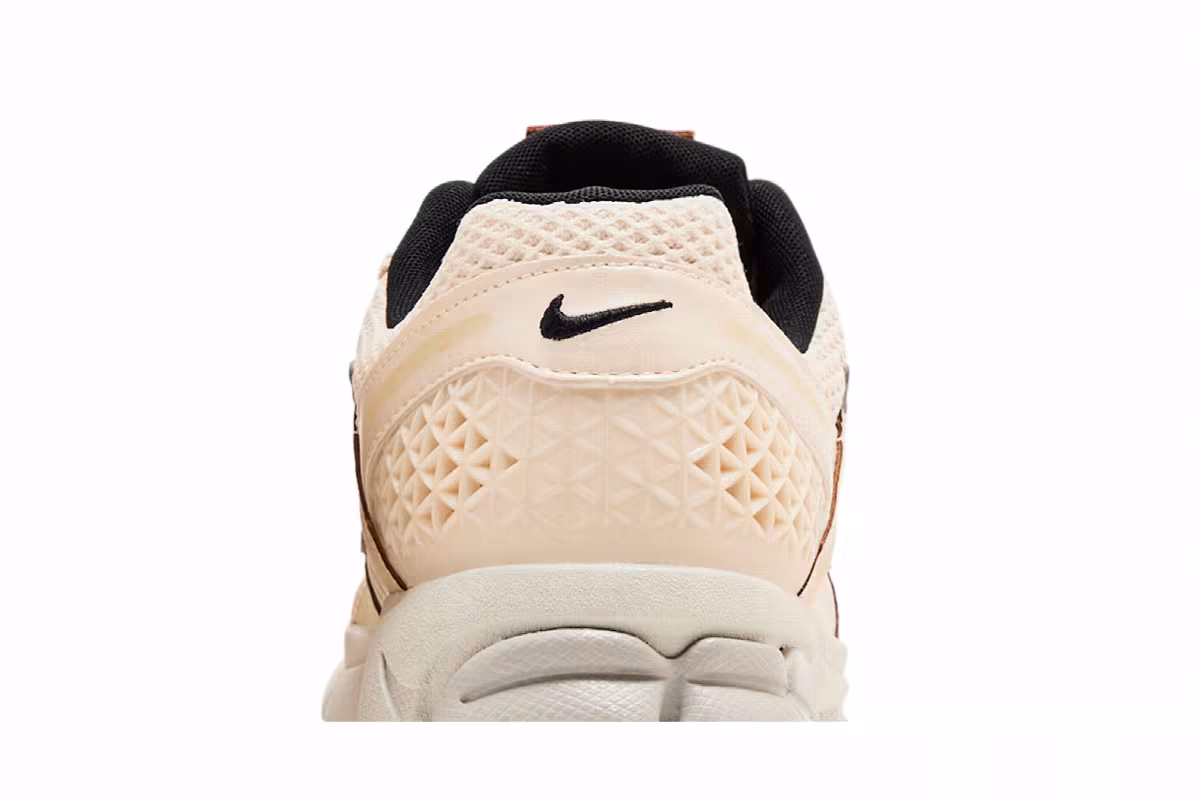 Nike Women's Air Zoom Vomero 5 Pearl White Chrome, view 8