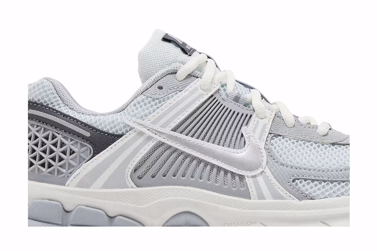 Nike Vomero 5 GS Pure Platinum Metallic Silver, view 3