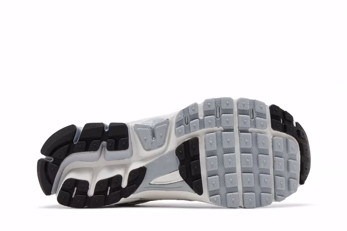 Nike Vomero 5 GS Pure Platinum Metallic Silver, view 5
