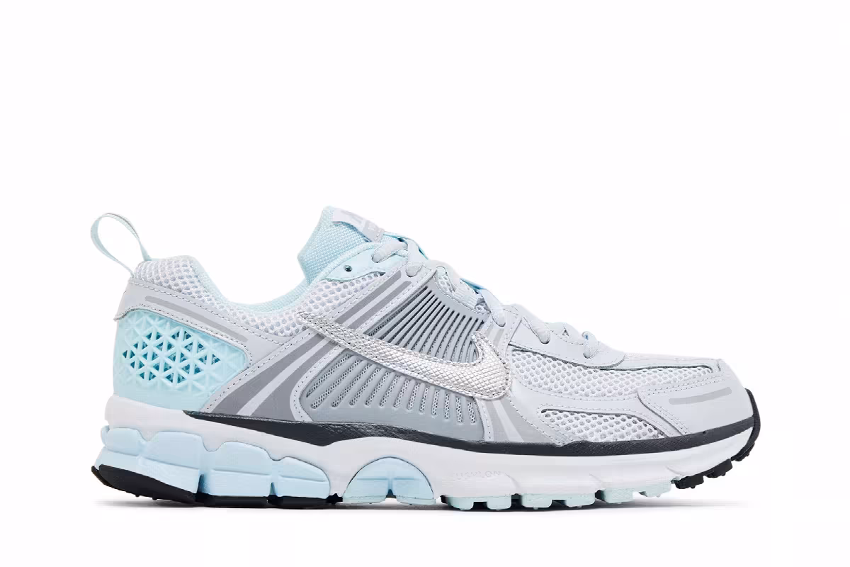 Nike Vomero 5 GS Metallic Swoosh, view 2
