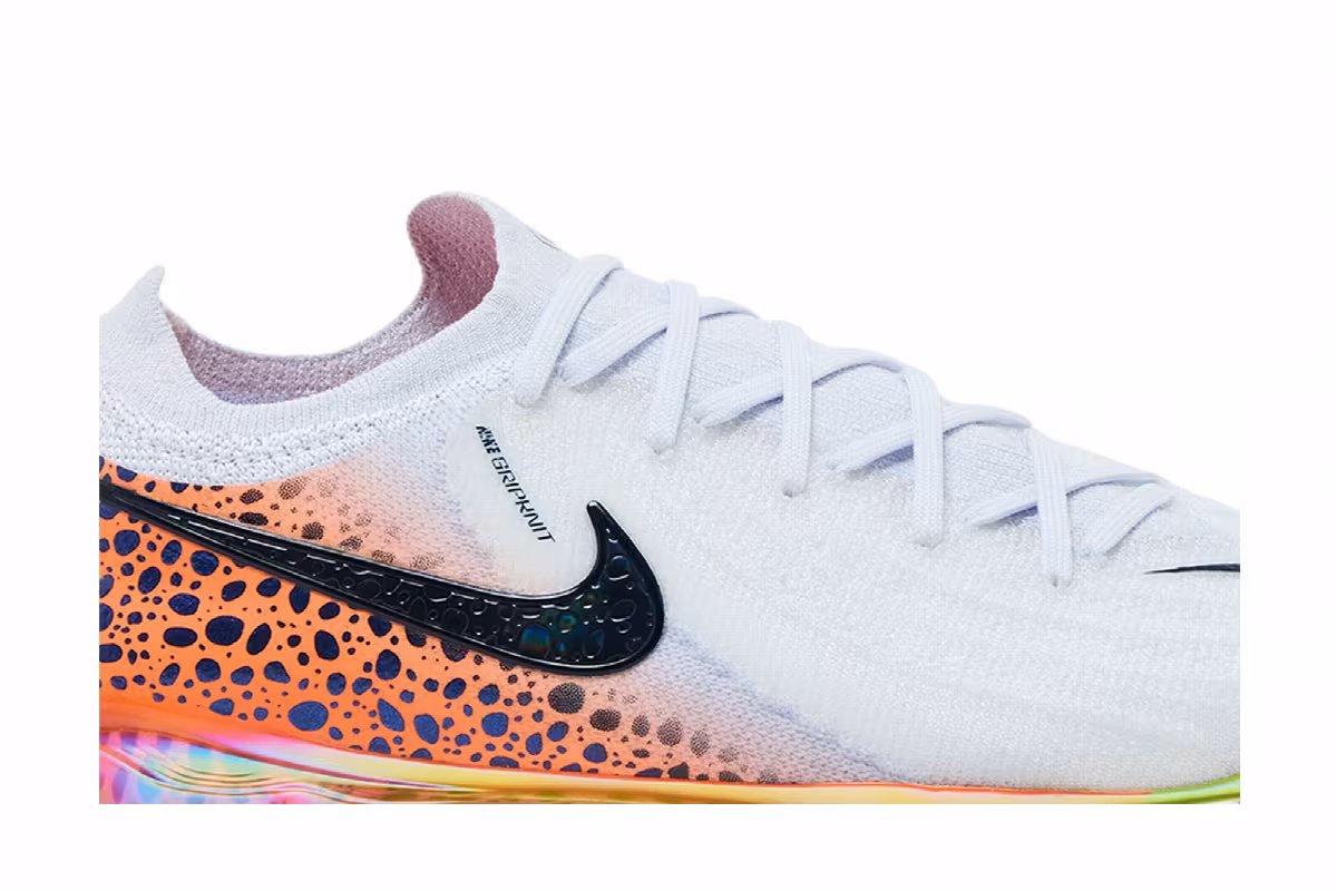 Nike Phantom GX 2 Elite SG Pro Electric Pack, view 3