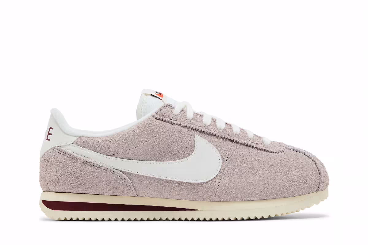Nike Cortez SE College Grey Team Red, view 2