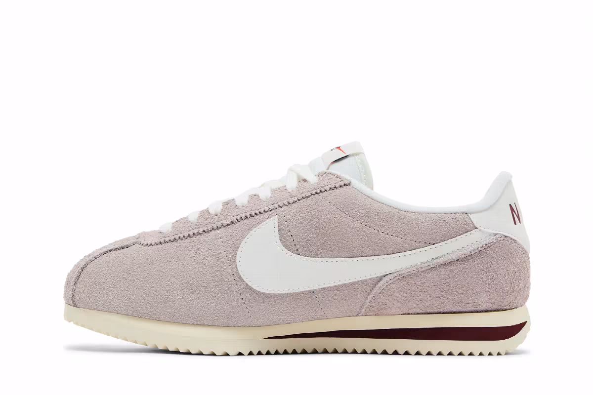 Nike Cortez SE College Grey Team Red, view 4
