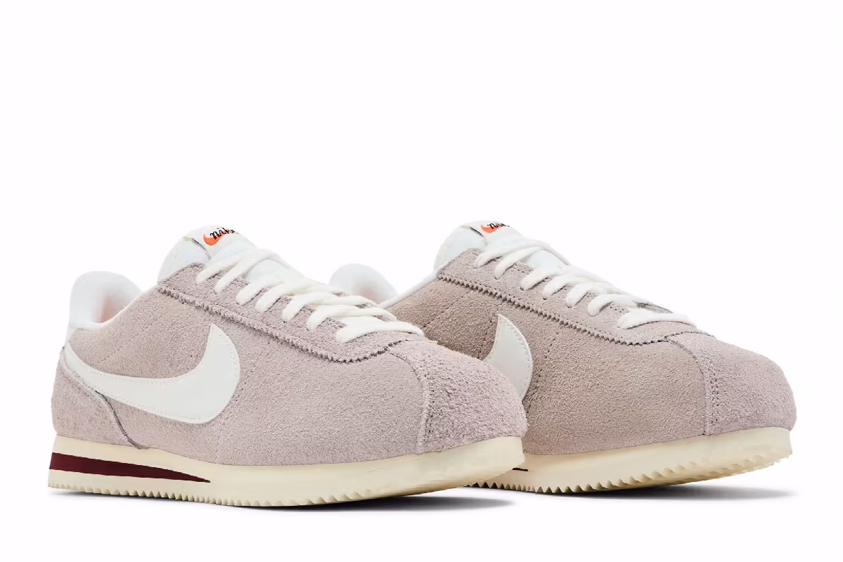 Nike Cortez SE College Grey Team Red, view 9