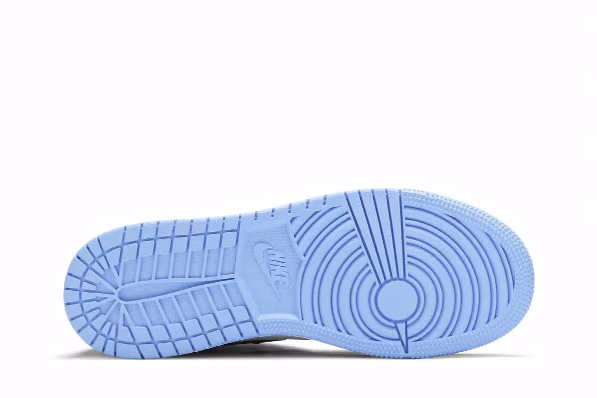 Air Jordan 1 High OG GS University Blue, view 5