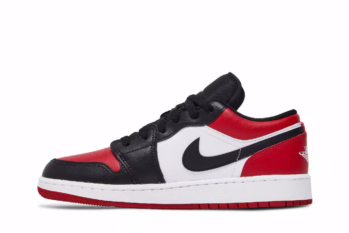 Air Jordan 1 Low GS Bred Toe, view 4