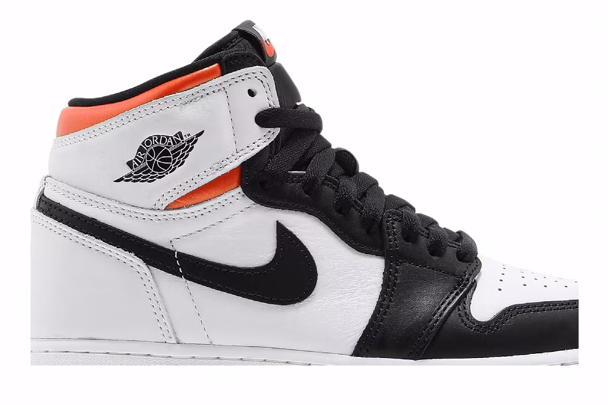 Air Jordan 1 High OG GS Electro Orange, view 3