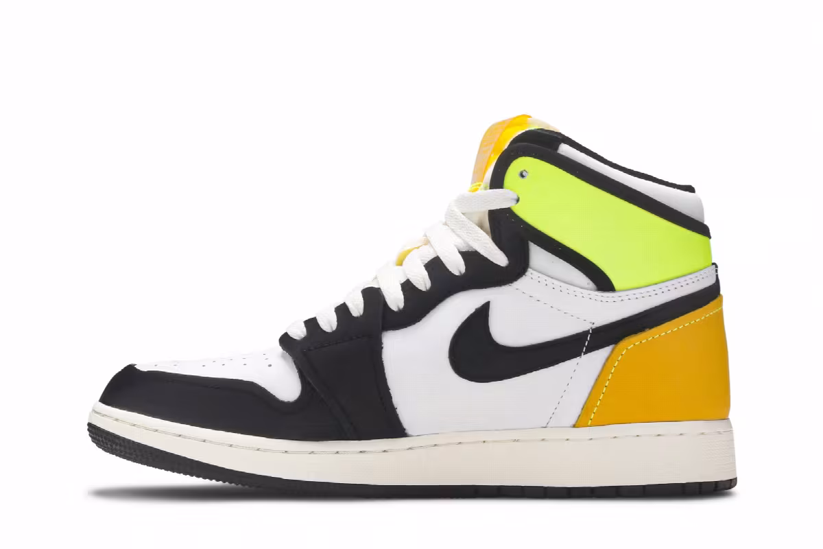 Air Jordan 1 High OG GS Volt Gold, view 4