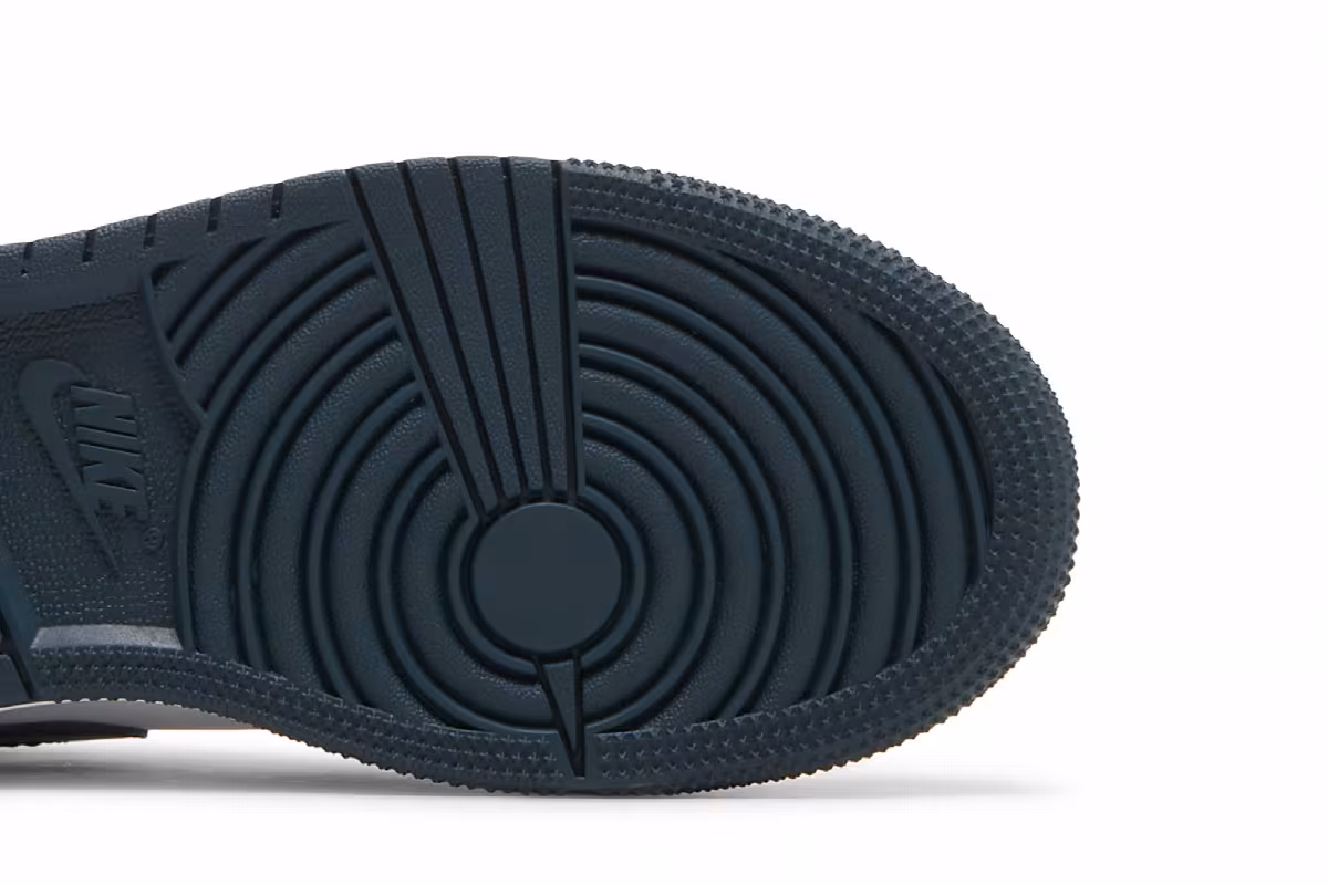 Air Jordan 1 Mid GS Armory Navy, view 6