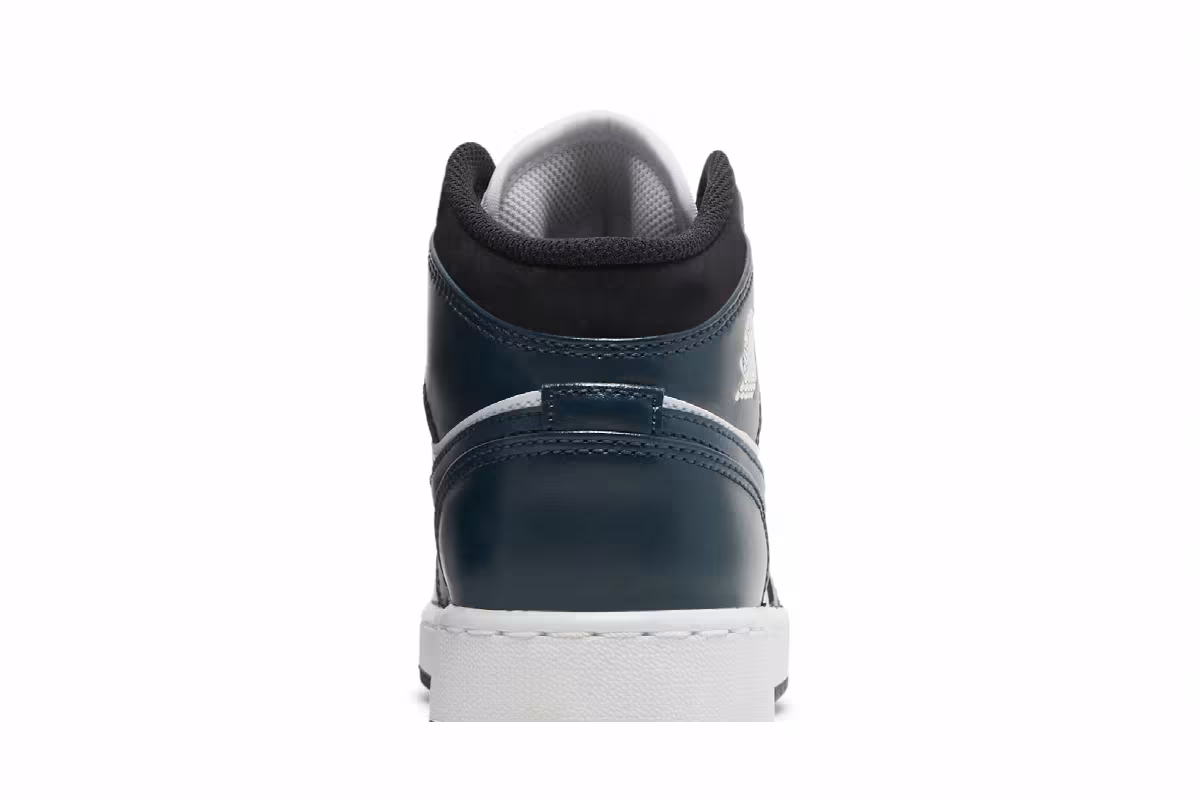 Air Jordan 1 Mid GS Armory Navy, view 8