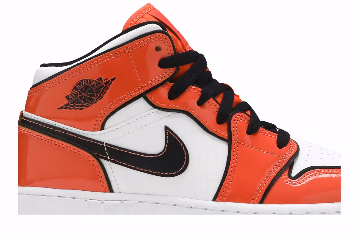 Air Jordan 1 Mid SE GS Turf Orange, view 3