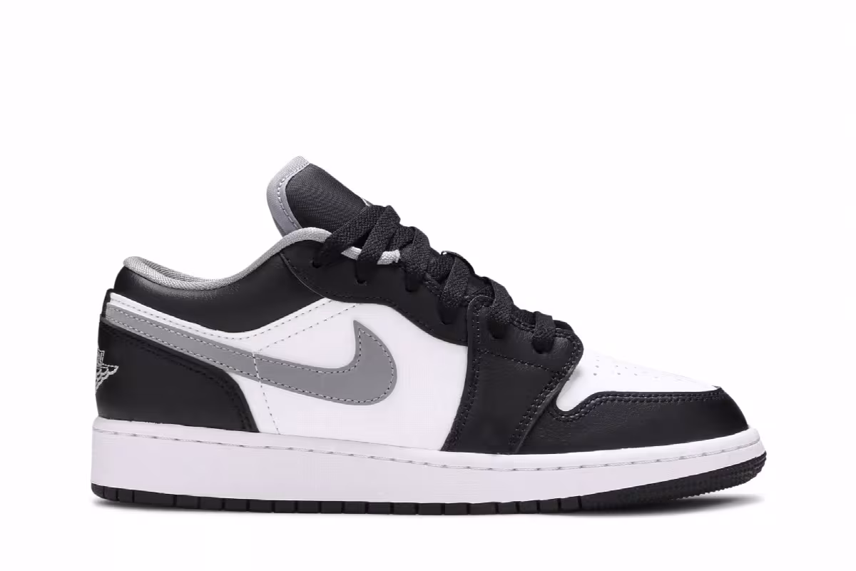 Air Jordan 1 Low GS Black Medium Grey, view 2