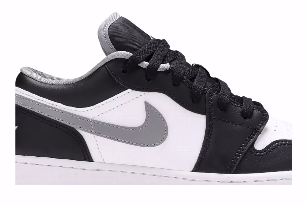Air Jordan 1 Low GS Black Medium Grey, view 3