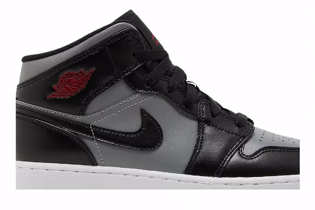 Air Jordan 1 Mid GS Shadow, view 3