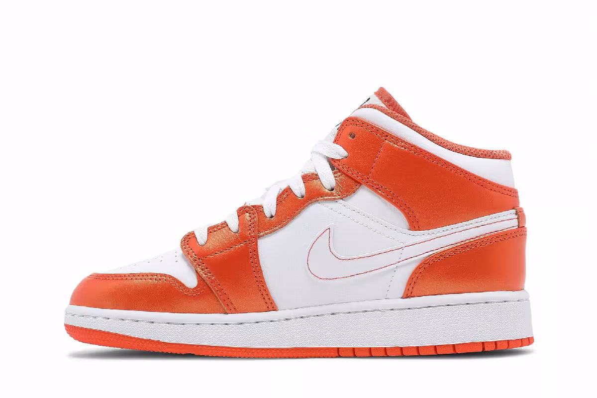 Air Jordan 1 Mid SE GS Electro Orange, view 4