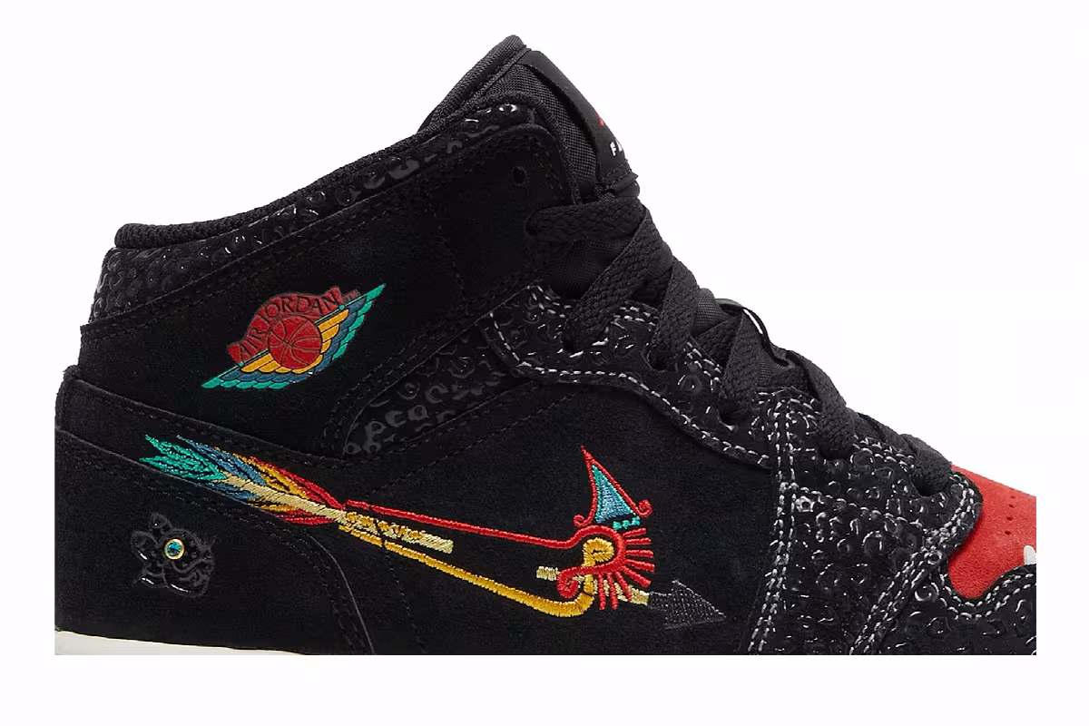 Air Jordan 1 Mid SE GS SiEMPRE Familia, view 3