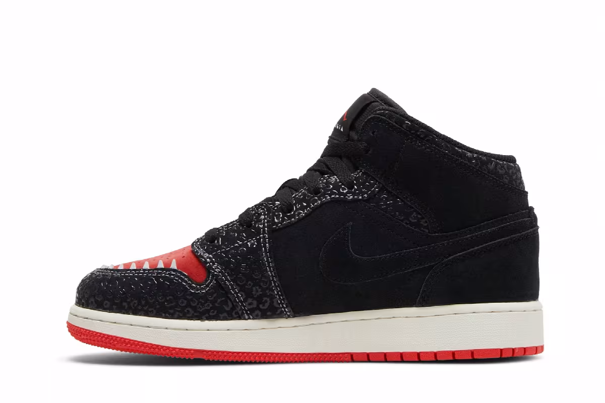 Air Jordan 1 Mid SE GS SiEMPRE Familia, view 4