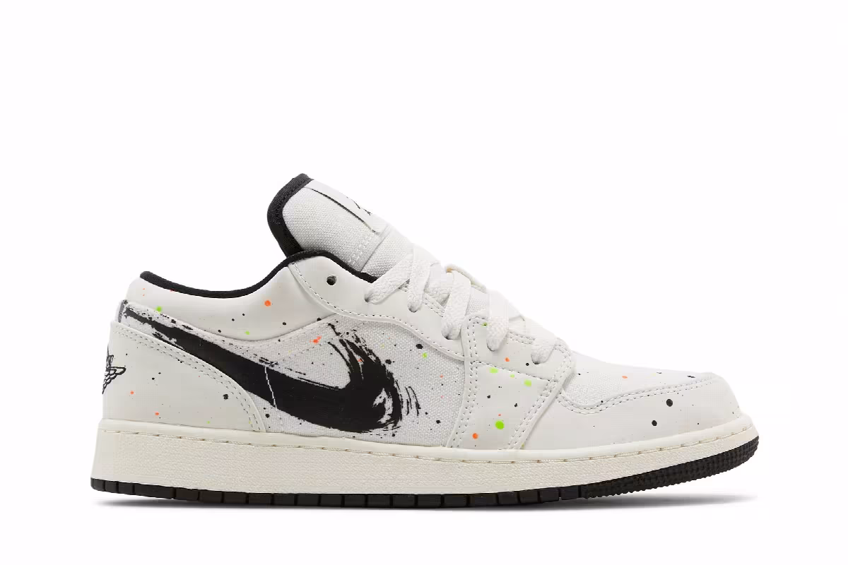Air Jordan 1 Low SE GS Paint Splatter, view 2