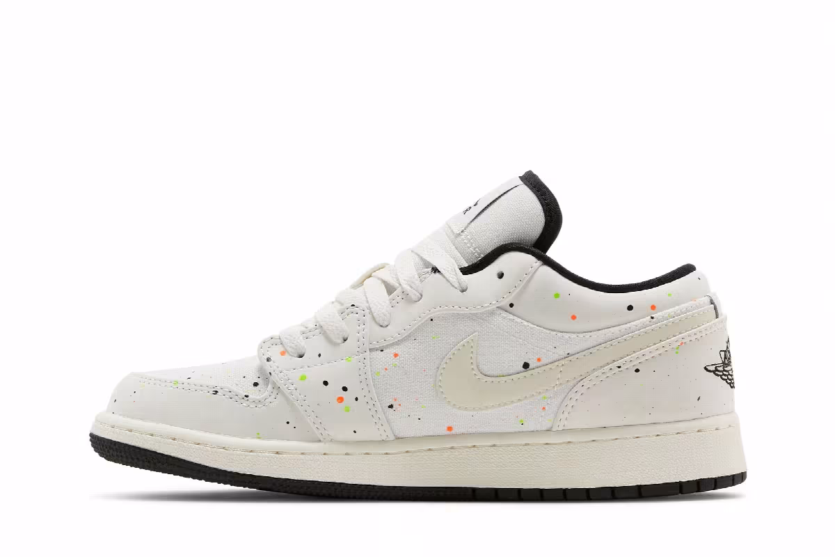 Air Jordan 1 Low SE GS Paint Splatter, view 4