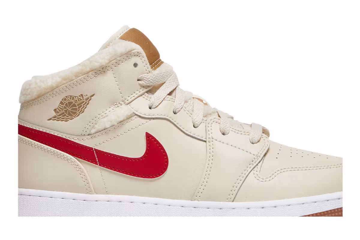 Air Jordan 1 Mid Utility GS Fleece, view 3