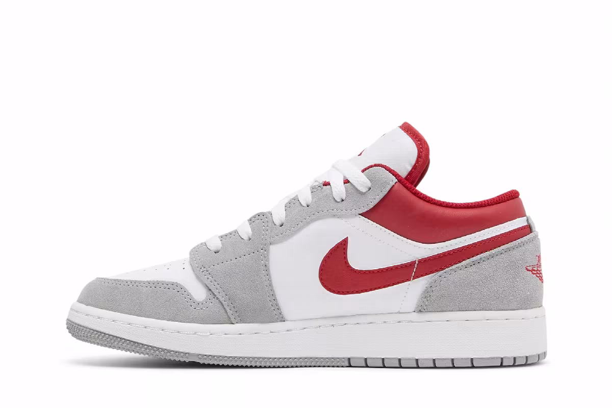 Air Jordan 1 Low SE GS Light Smoke Grey Gym Red, view 4