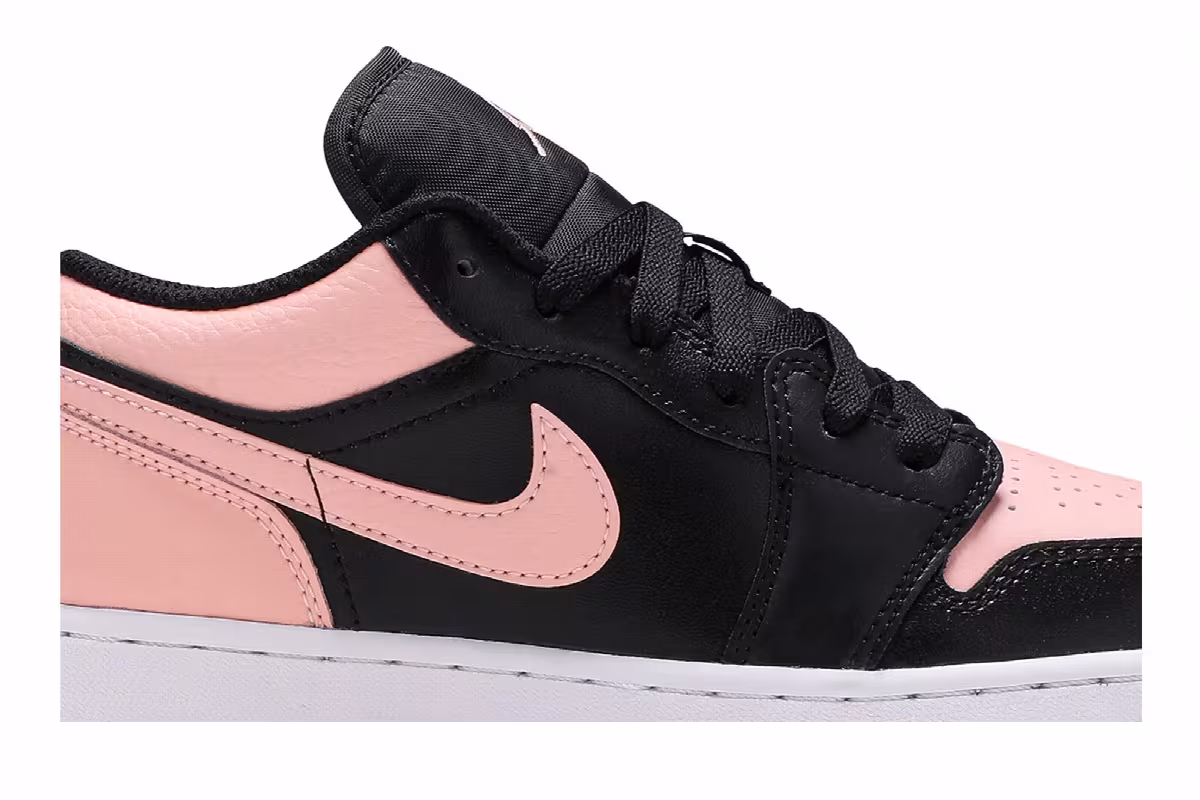 Air Jordan 1 Low GS Crimson Tint, view 3