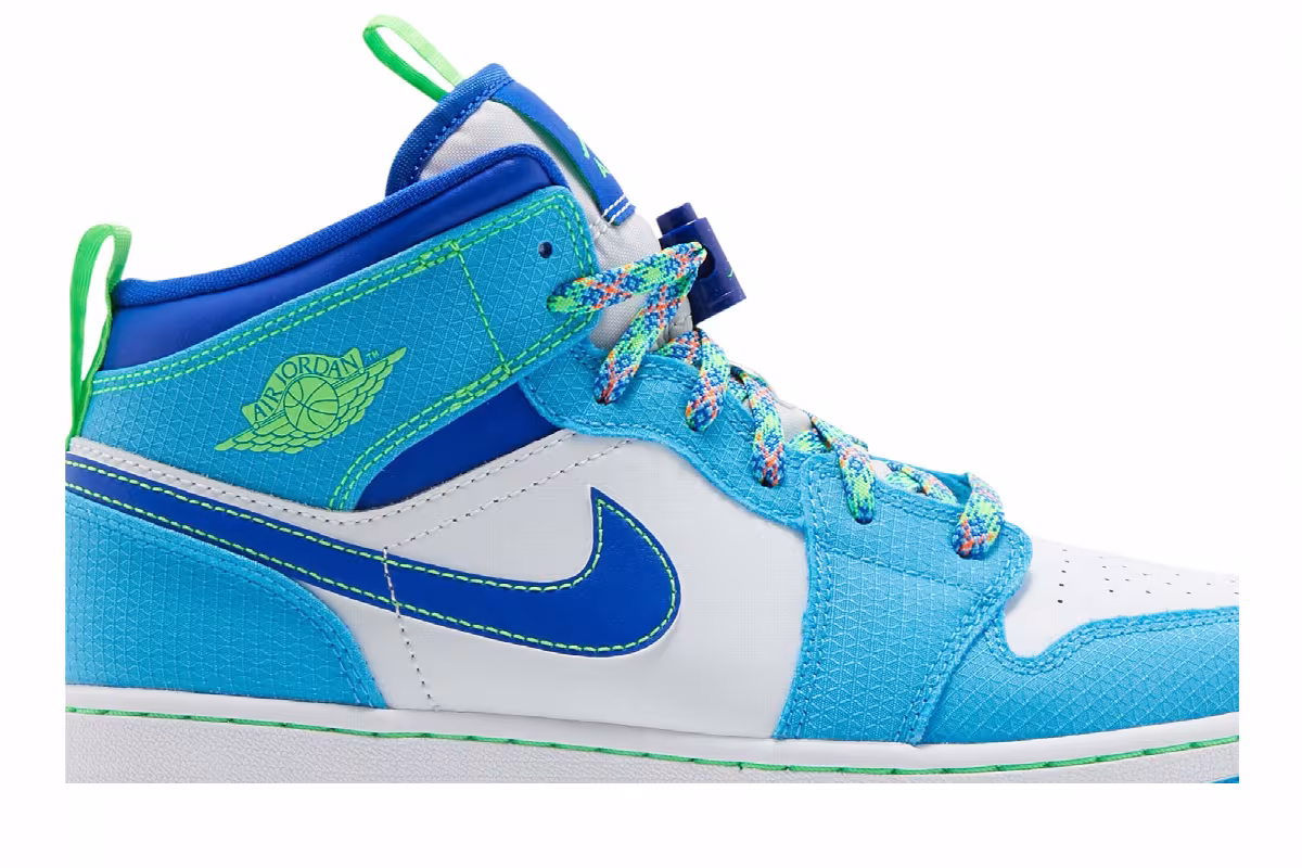 Air Jordan 1 Mid SE GS Sprite, view 3