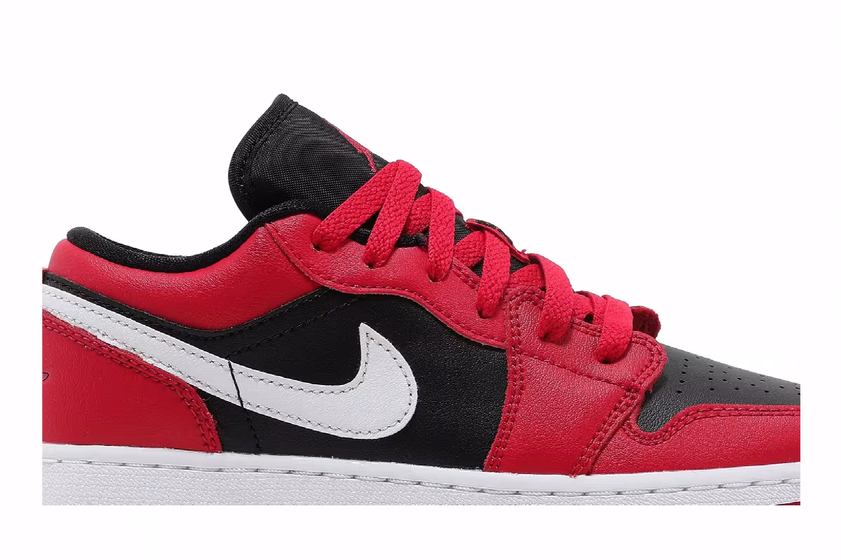 Air Jordan 1 Low GS Black Very Berry, view 3