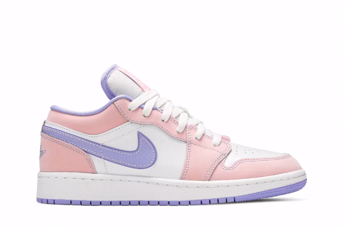 Air Jordan 1 Low SE GS Arctic Punch, view 2