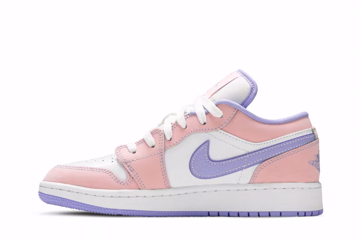 Air Jordan 1 Low SE GS Arctic Punch, view 4