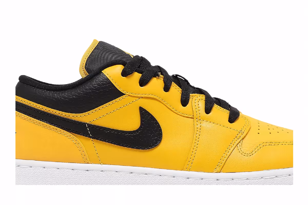 Air Jordan 1 Low GS University Gold Black, view 3