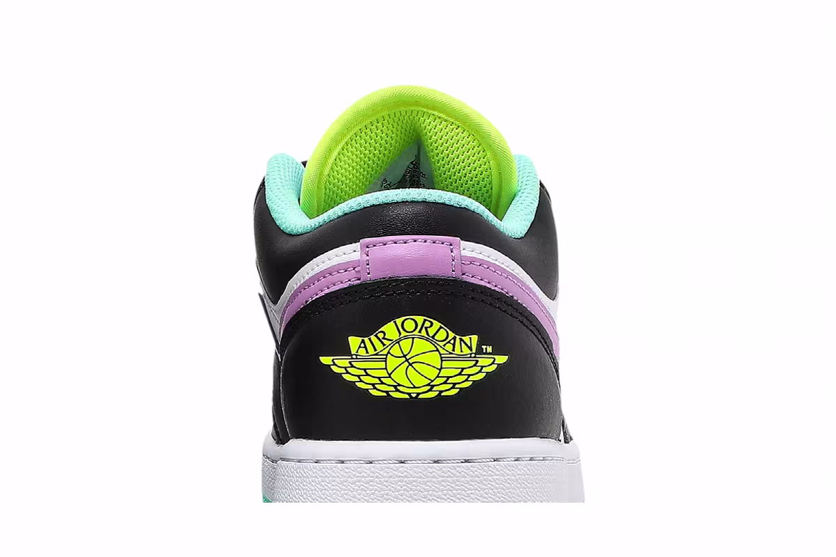 Air Jordan 1 Low GS White Violet Shock, view 8