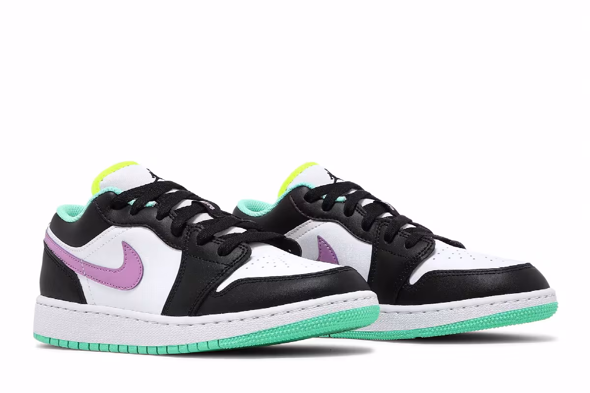 Air Jordan 1 Low GS White Violet Shock, view 9