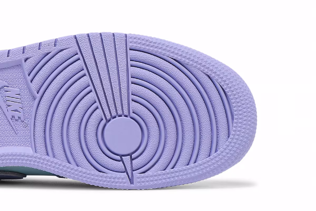 Air Jordan 1 Mid GS Purple Pulse, view 6