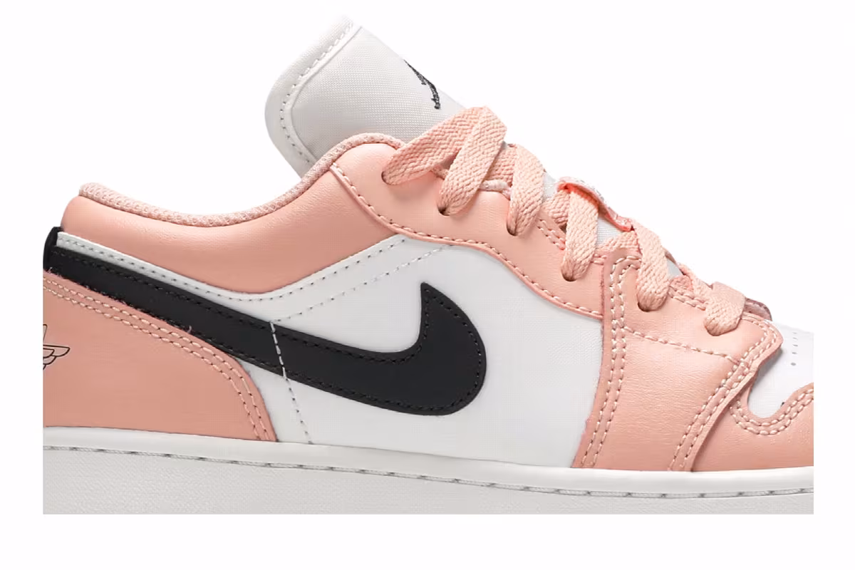 Air Jordan 1 Low GS Light Arctic Pink, view 3