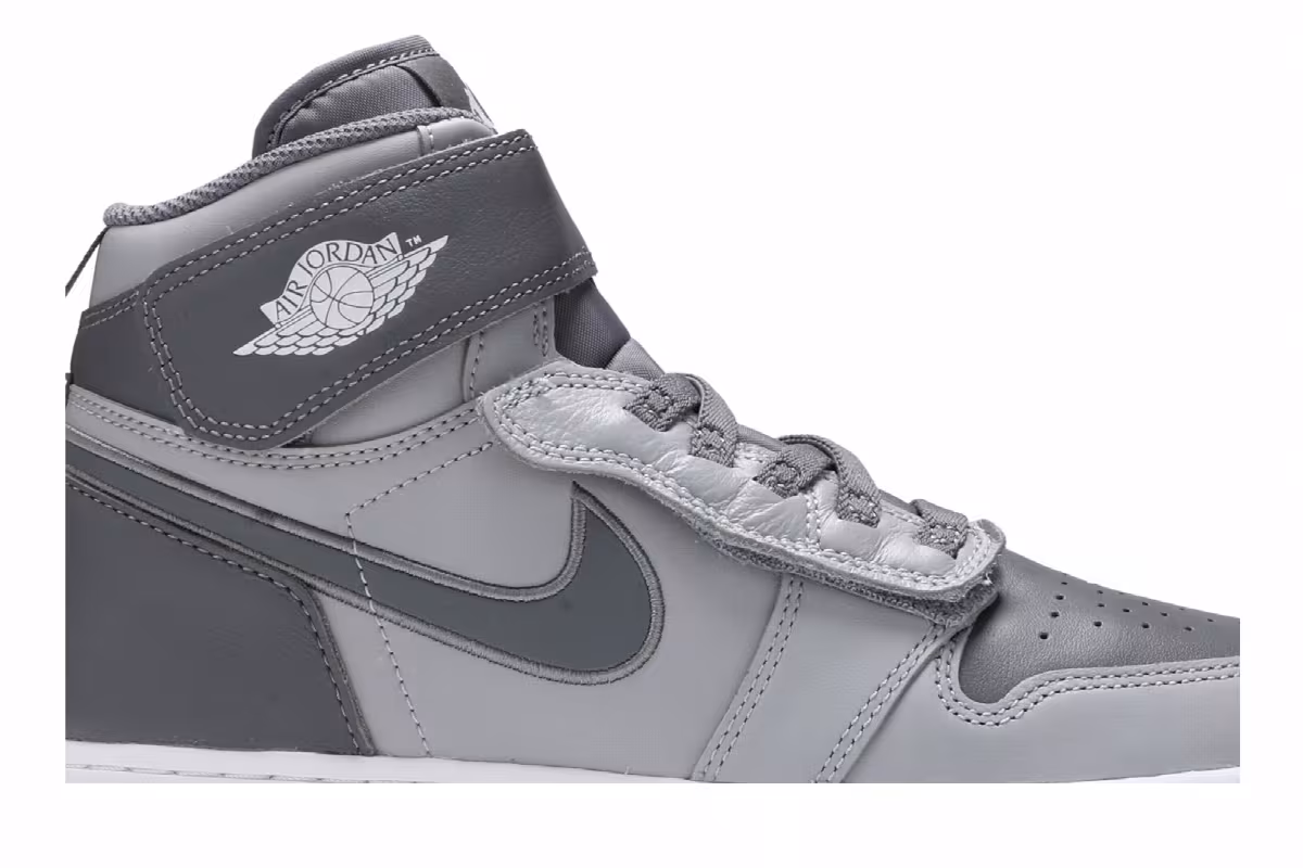 Air Jordan 1 High FlyEase GS Light Smoke Grey, view 3
