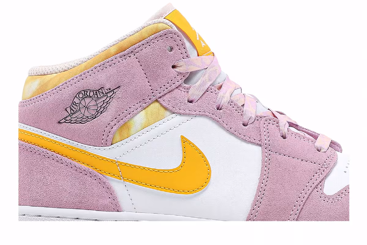 Air Jordan 1 Mid SE GS Arctic Pink, view 3