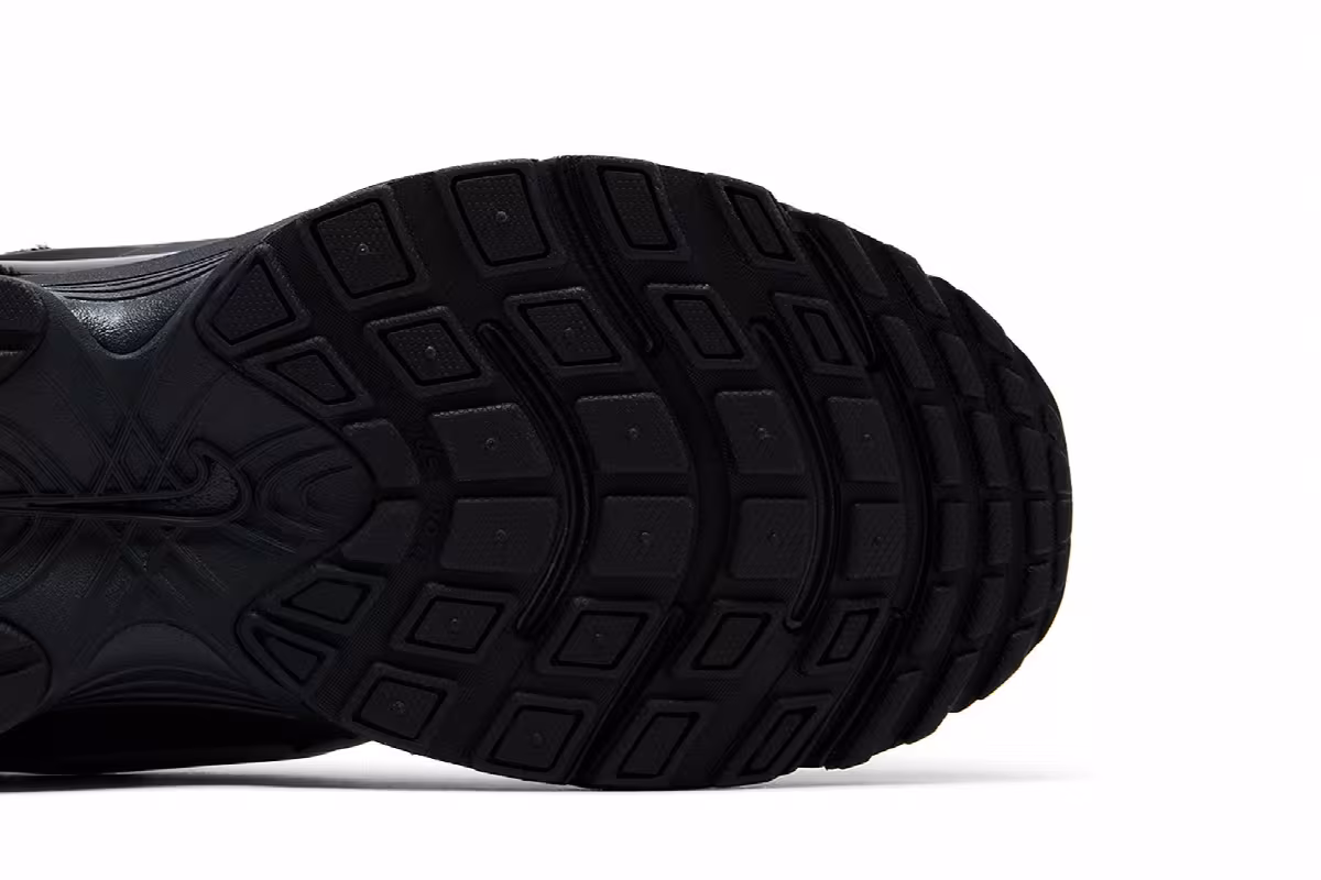 Nike V5 RNR Anthracite Metallic Silver, view 6