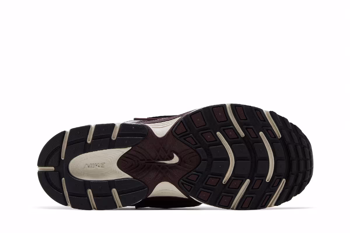 Women's Nike V5 RNR Burgundy Crush Light Orewood Brown, view 5