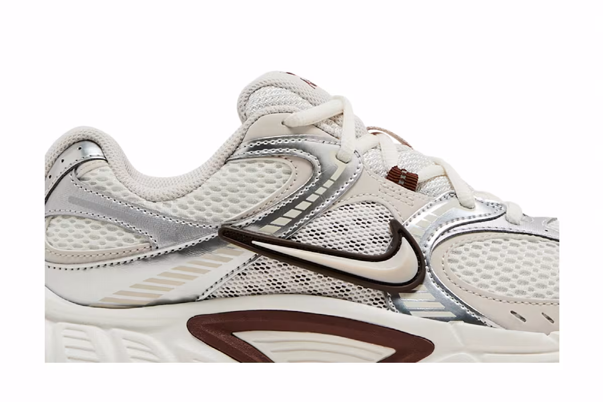 Nike Women's V5 RNR Sail Fauna Brown, view 3