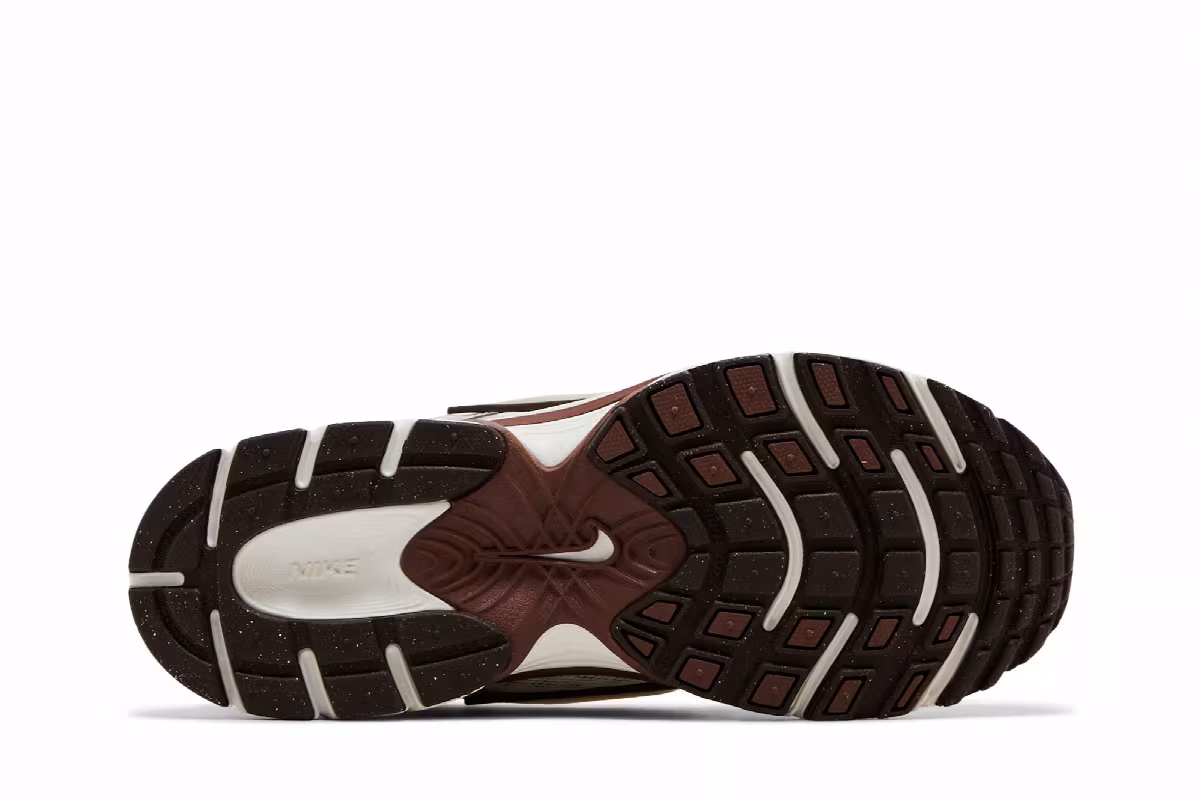 Nike Women's V5 RNR Sail Fauna Brown, view 5