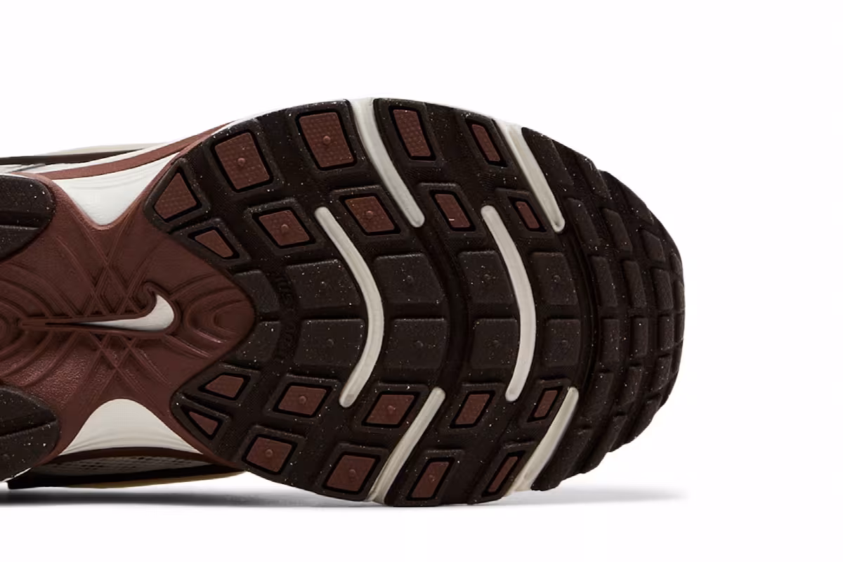 Nike Women's V5 RNR Sail Fauna Brown, view 6