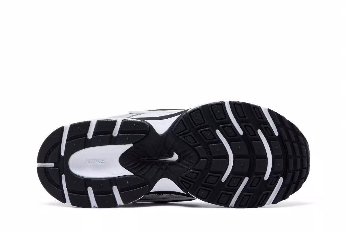 Nike Women's V5 RNR Vast Grey Black, view 5