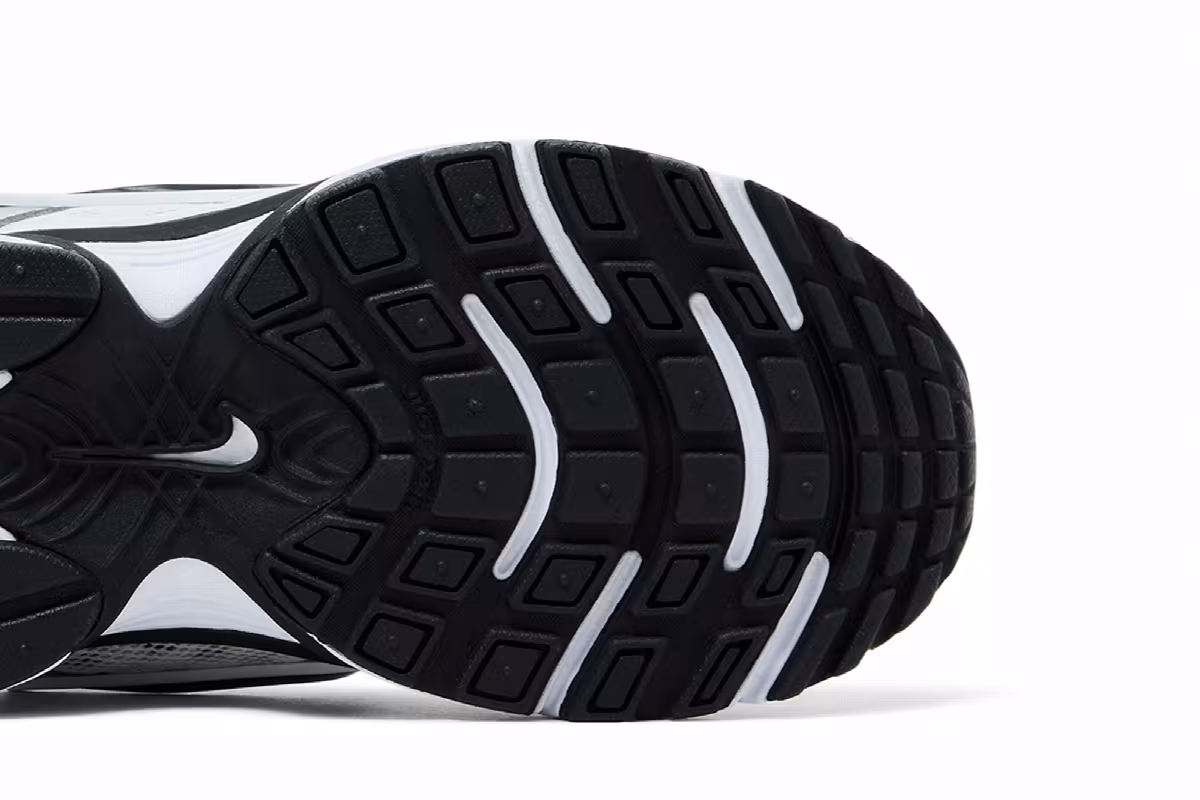Nike Women's V5 RNR Vast Grey Black, view 6
