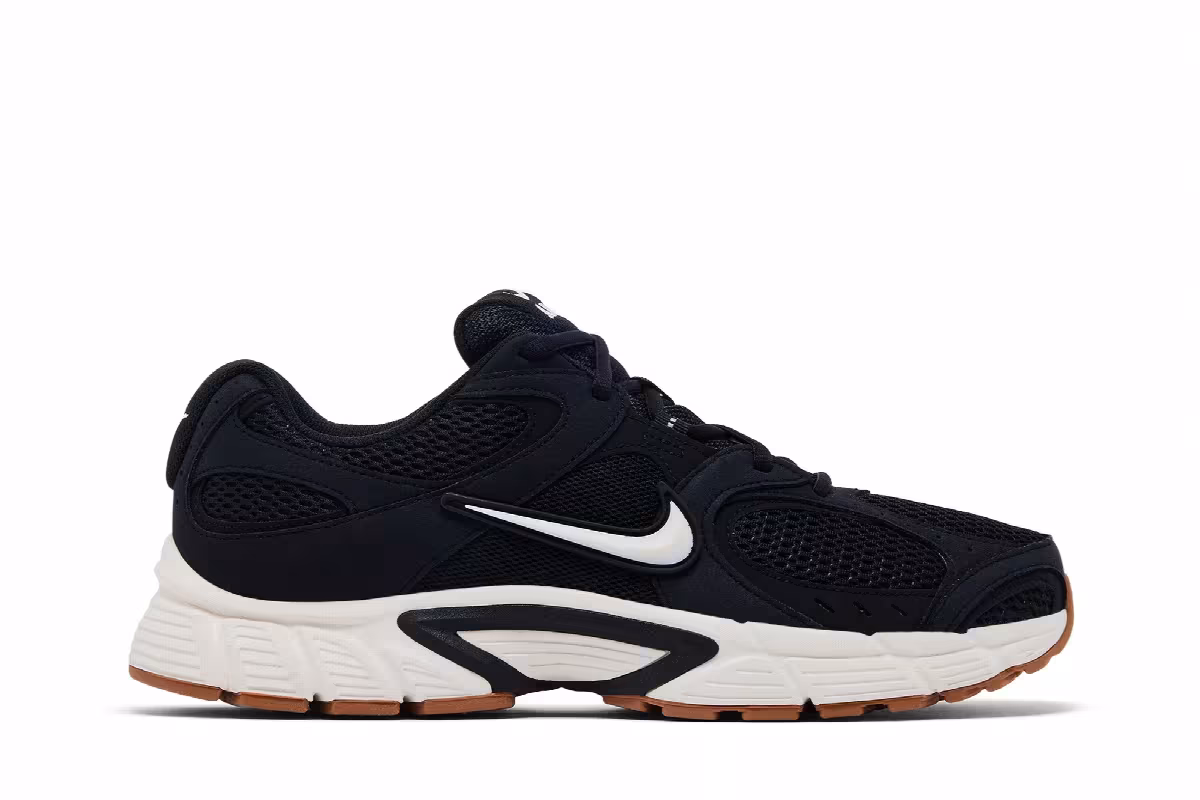 Nike V5 RNR Black White, view 2