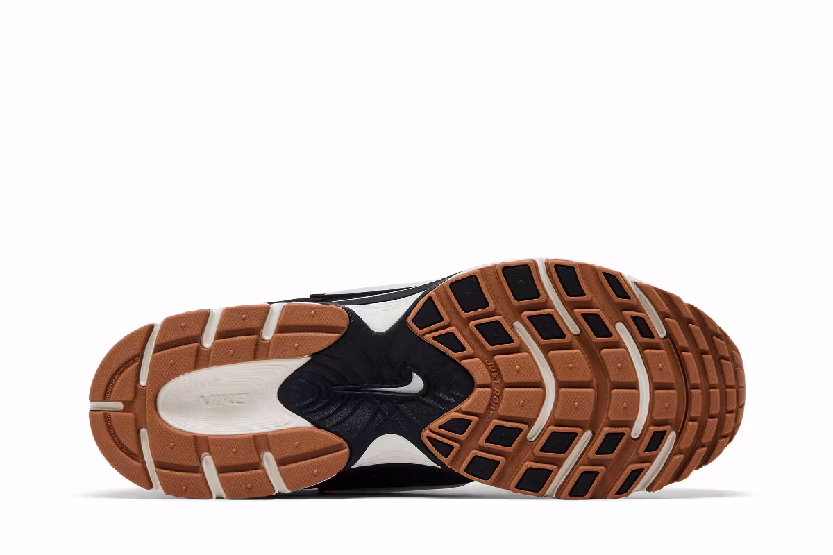 Nike V5 RNR Black White, view 5