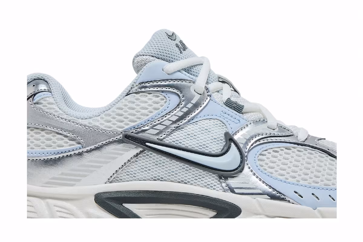Nike Women's V5 RNR Summit White Blue Tint, view 3